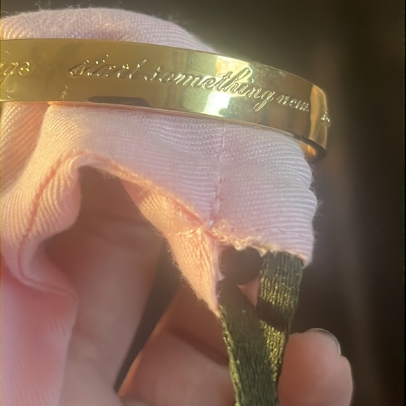 Kate Spade 12karat gold plated idiom bangle bracelet - Picture 12 of 13